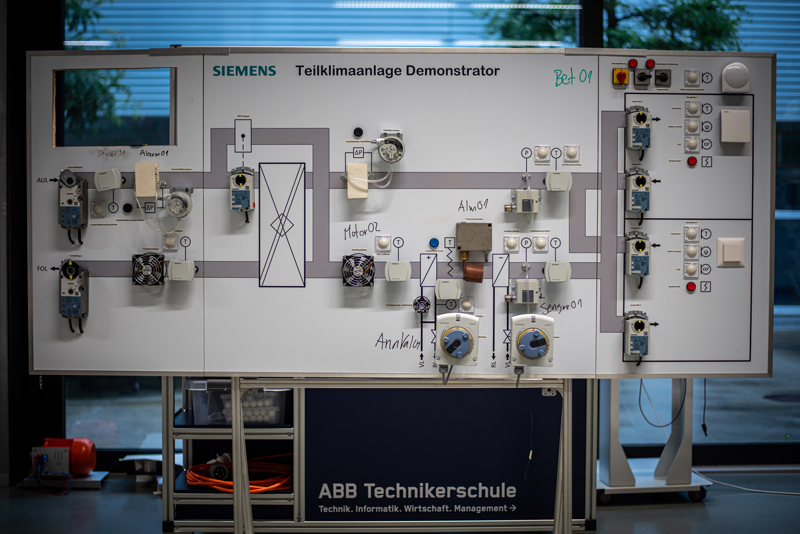 News - Unterrichtseinblicke - Gebäudeautomatiker 1